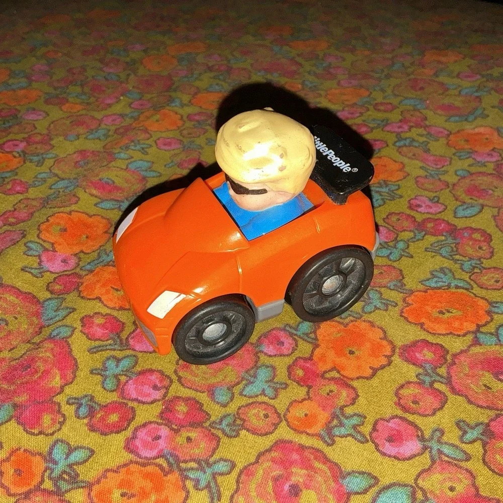 Fisher Price Little People Wheelies ORANGE RACE CAR Blonde Boy Eddie 2013 Rare